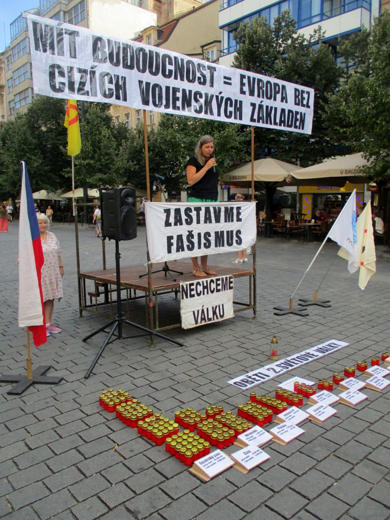 Svíčky jsme využili i na akci 1. září k zahájení 2. světové války v Evropě na Václavském náměstí k vyjádření počtu obětí jednotlivých států 